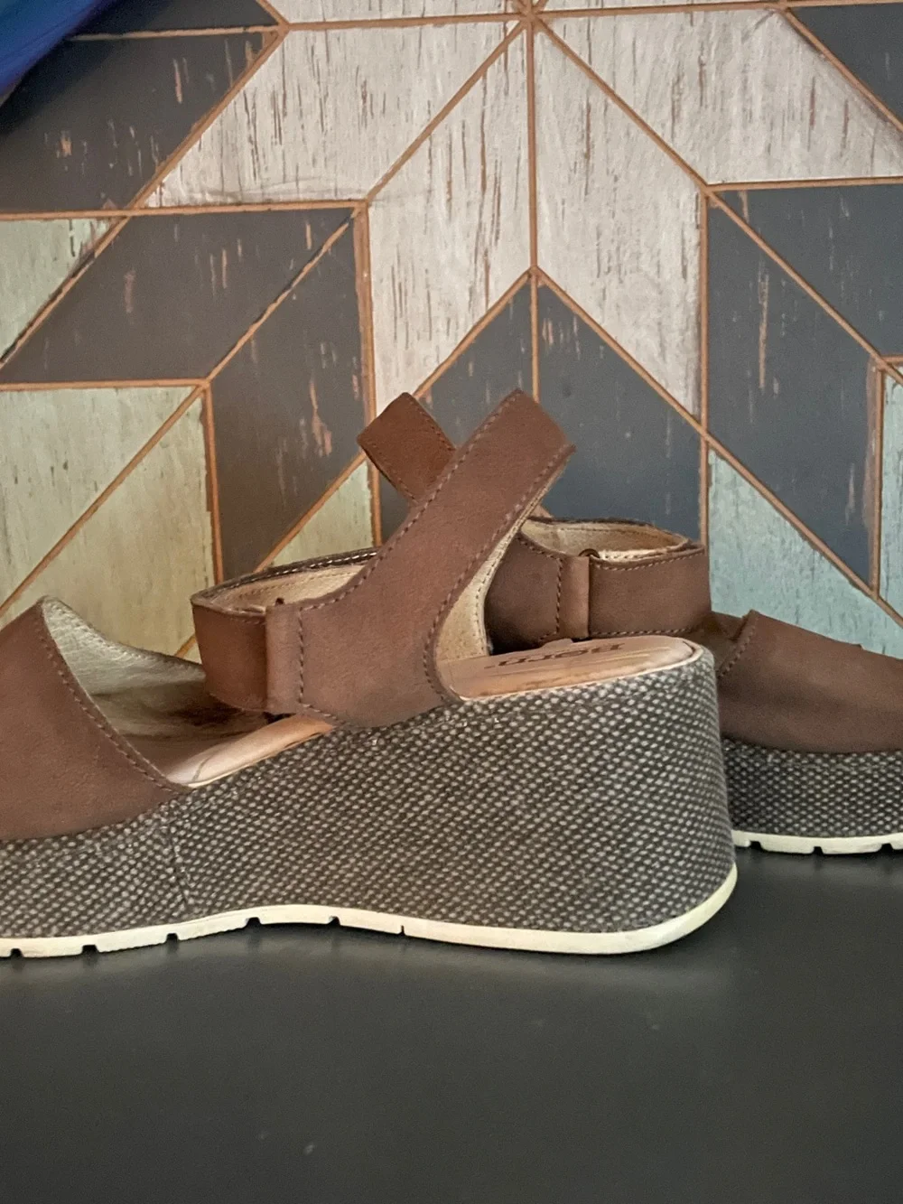 Born Lucee Brown Nubuck Leather Platform Wedge Sandals Hook & Loop 9M